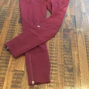 Lululemon. Size 2. Rebel Runner Crops